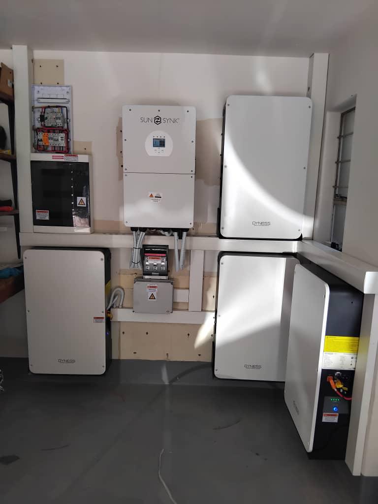 SunSynk inverter and Dyness battery storage installation